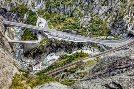 El sistema de autopistas de Suiza y la viñeta de 2025